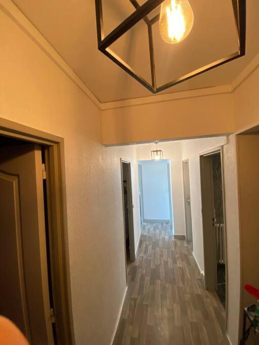 Appartement Familial Wifi Netflix Amazon Prime Saint-Cyr-lʼÉcole Extérieur photo