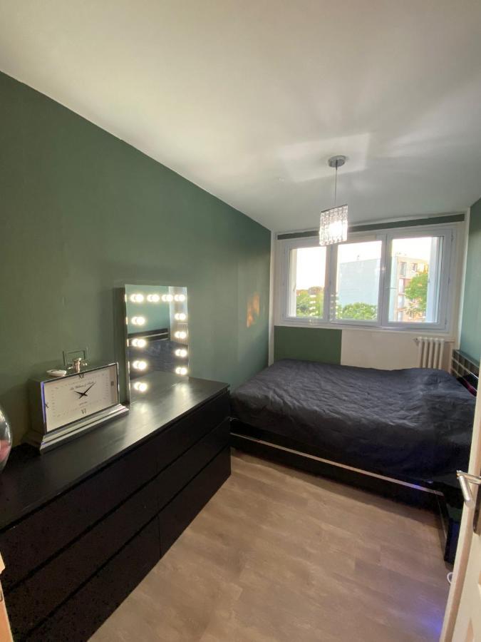 Appartement Familial Wifi Netflix Amazon Prime Saint-Cyr-lʼÉcole Extérieur photo