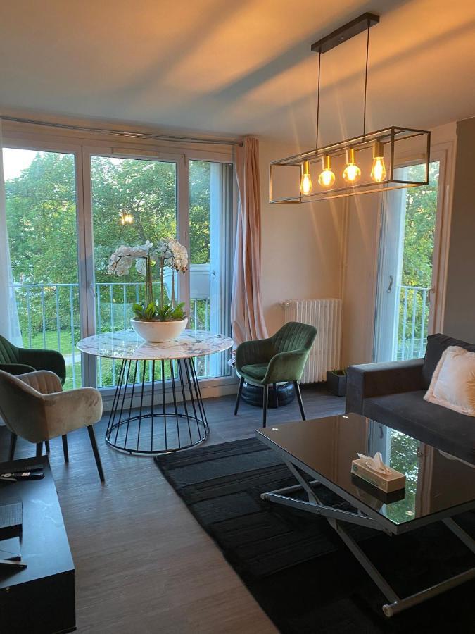 Appartement Familial Wifi Netflix Amazon Prime Saint-Cyr-lʼÉcole Extérieur photo
